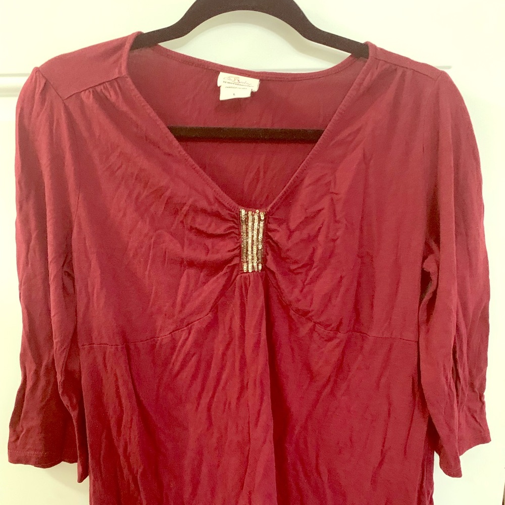 Maternity shirt with rhinestones